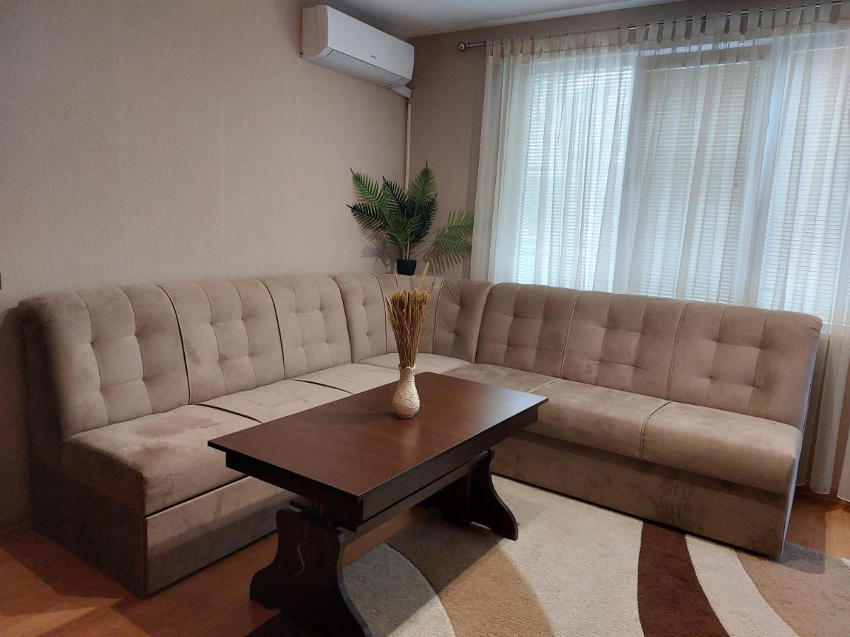 Апартамент За Гости Георгиеви Veliko Tarnovo Luaran gambar
